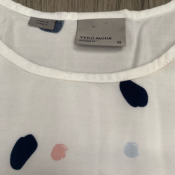 Very Moda Spotted Blouse - Picture 2 of 4